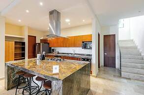 Hum Living Luxury Villas-La Veleta Tulum