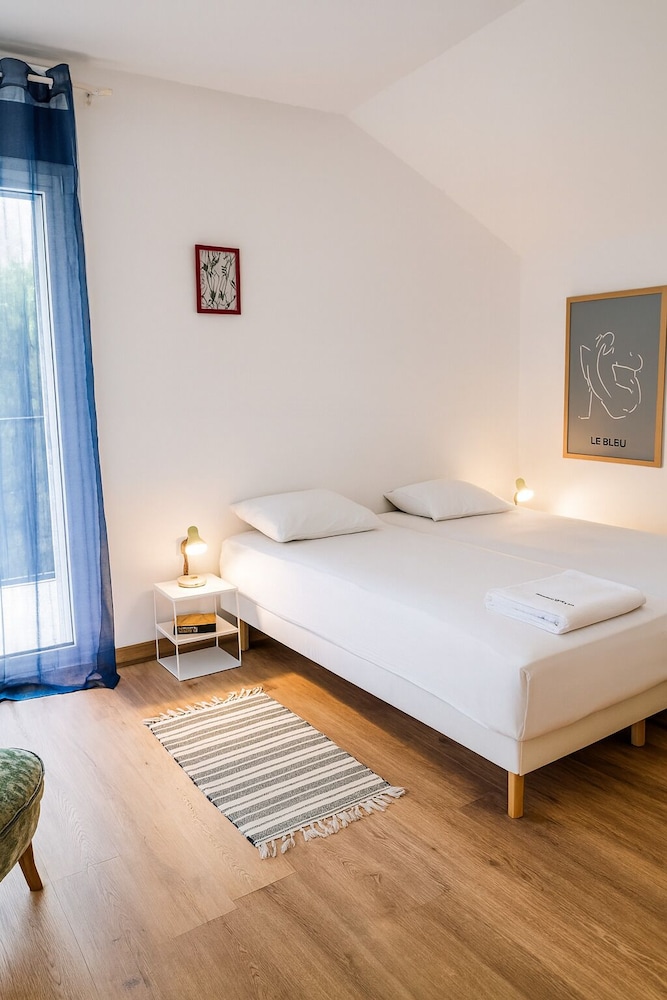 Velora Apartments
