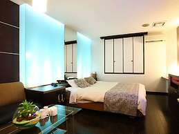 HOTEL SOLA  – Adults Only