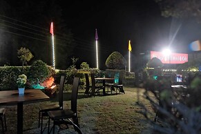 The Luv Hill Hotel And Cafe
