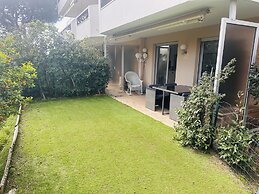 Light Modern Studio With Garden Pool- 2294
