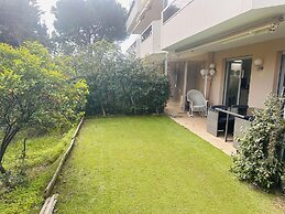 Light Modern Studio With Garden Pool- 2294