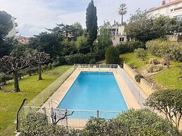 Light Modern Studio With Garden Pool- 2294