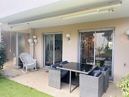 Light Modern Studio With Garden Pool- 2294