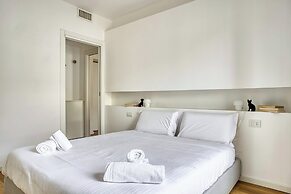 Modern Flat Near Historic Castle