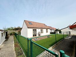 Charming Family Cottage With Garden