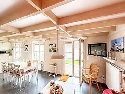 Charming Family Cottage With Garden