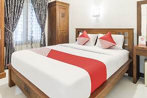 Hotel O Omah Suryo