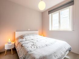 2-bedroom Flat With Side sea View