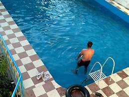The Yamuna Deck Resort and Cafe
