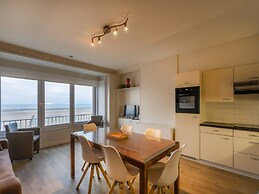 Renovated Flat Suitable for 6 People