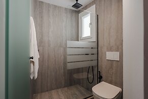 Phaistos Suites