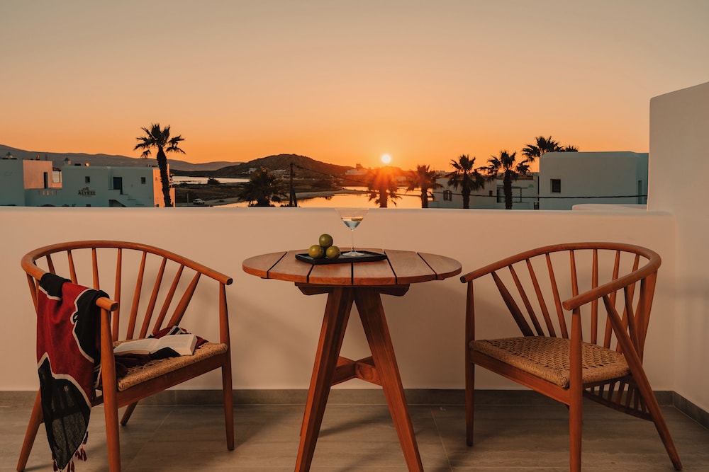 Phaistos Suites