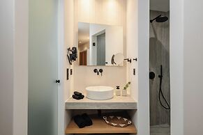 Phaistos Suites