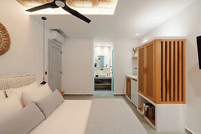 Phaistos Suites