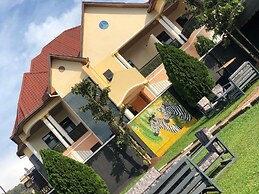 Amariah Villa