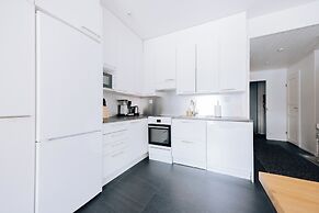 Spacious 3BR Apt. with Sauna