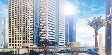 LUX The Dubai Marina View Suite 2