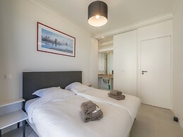 Apartment With Panoramic sea View in De Panne