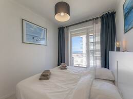 Apartment With Panoramic sea View in De Panne