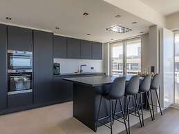 Apartment With Panoramic sea View in De Panne