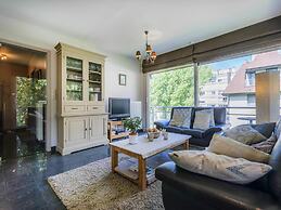 Sunny Flat in Maeterlinck Residence Near Seaside