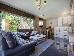 Sunny Flat in Maeterlinck Residence Near Seaside