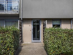 Sunny Flat in Maeterlinck Residence Near Seaside