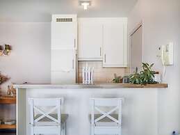 Sunny Flat in Maeterlinck Residence Near Seaside