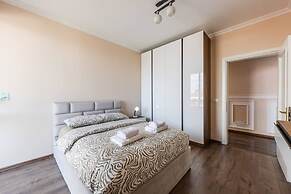 Spacious City-view Apartment Overlooking Shkod r
