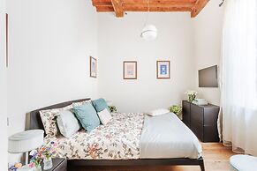 Lunav House in Lucca