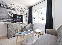 Beachfront Apartment for 6 Persons in Roses