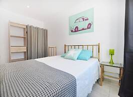 Beachfront Apartment for 6 Persons in Roses