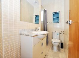 Beachfront Apartment for 6 Persons in Roses
