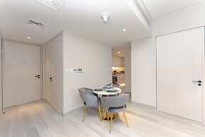 SIMPLY COMFORT  Bright Apartments Steps from Marina Walk