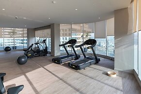 SIMPLY COMFORT  Bright Apartments Steps from Marina Walk