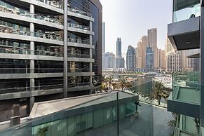 SIMPLY COMFORT  Bright Apartments Steps from Marina Walk
