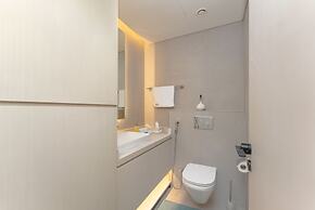 SIMPLY COMFORT  Bright Apartments Steps from Marina Walk