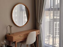 SIMPLY COMFORT  Bright Apartments Steps from Marina Walk