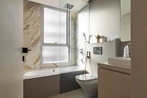 SIMPLY COMFORT  Bright Apartments Steps from Marina Walk