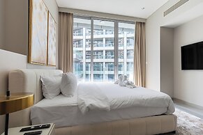 SIMPLY COMFORT  Bright Apartments Steps from Marina Walk