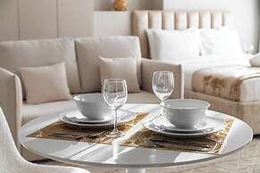 SIMPLY COMFORT  Bright Apartments Steps from Marina Walk