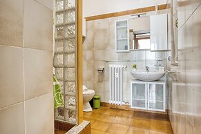 Adorable flat near centre