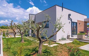 Villa Lily - Private Pool, Lovely Garden