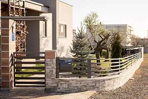 Villa Lily - Private Pool, Lovely Garden