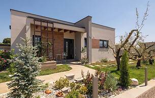 Villa Lily - Private Pool, Lovely Garden