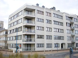 Well-kept Corner Apartment in Koksijde