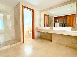 Playa Palmera Beach Front Apartments