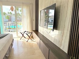 Playa Palmera Beach Front Apartments