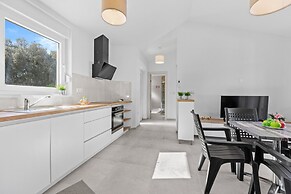 Attractive Apartment in Peroj With Terrace